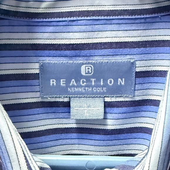 Kenneth Cole Short Sleeve Blue Button-Up Modern & Stylish! Shirt 👕 Size - Large - Picture 4 of 8